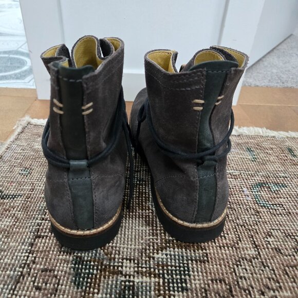 Suede ankle boots, flat, size 10 (euro 42). - Picture 3 of 4